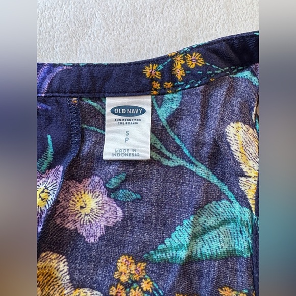 OLD NAVY Floral Print Navy Tank Top Blouse - Picture 4 of 8